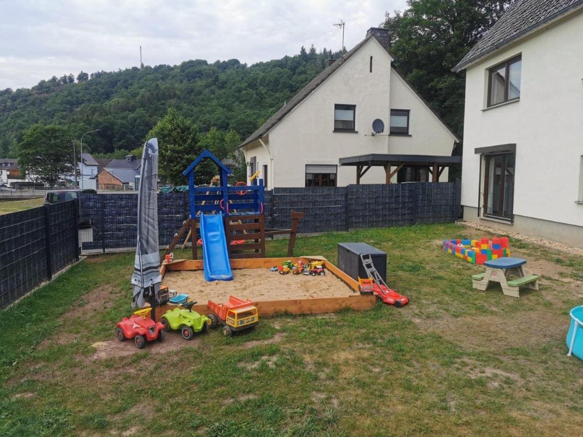 Ferienwohnung Burgblick Reifferscheid Hellenthal Bagian luar foto